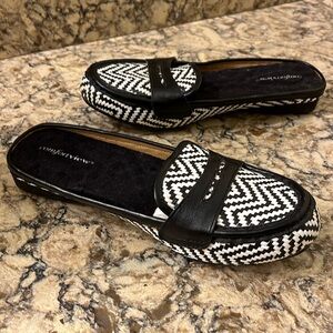 Comfort View slip on black loafers